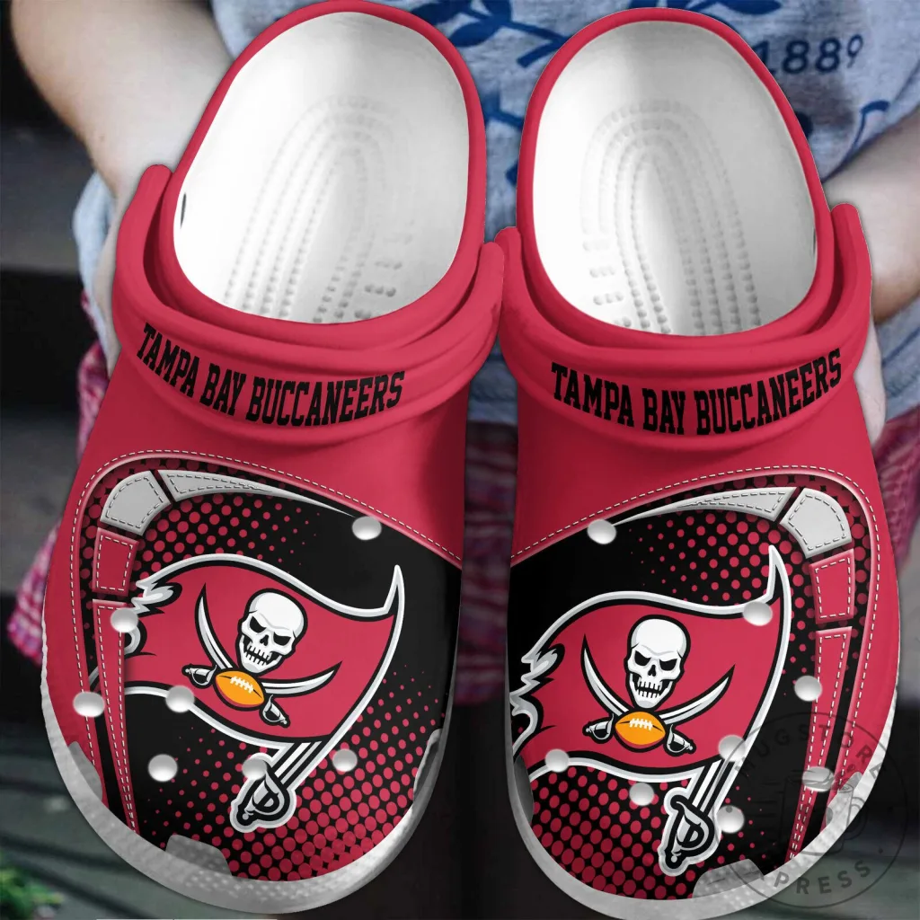Tampa Bay Buccaneers NFL Football Team Logo Red Crocs Shoes Tampa Bay Buccaneers NFL Football Team Logo Red Crocs Shoes